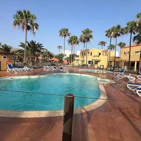 Oasis Royal Apartment *