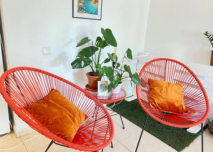 Oasis Royal Apartment